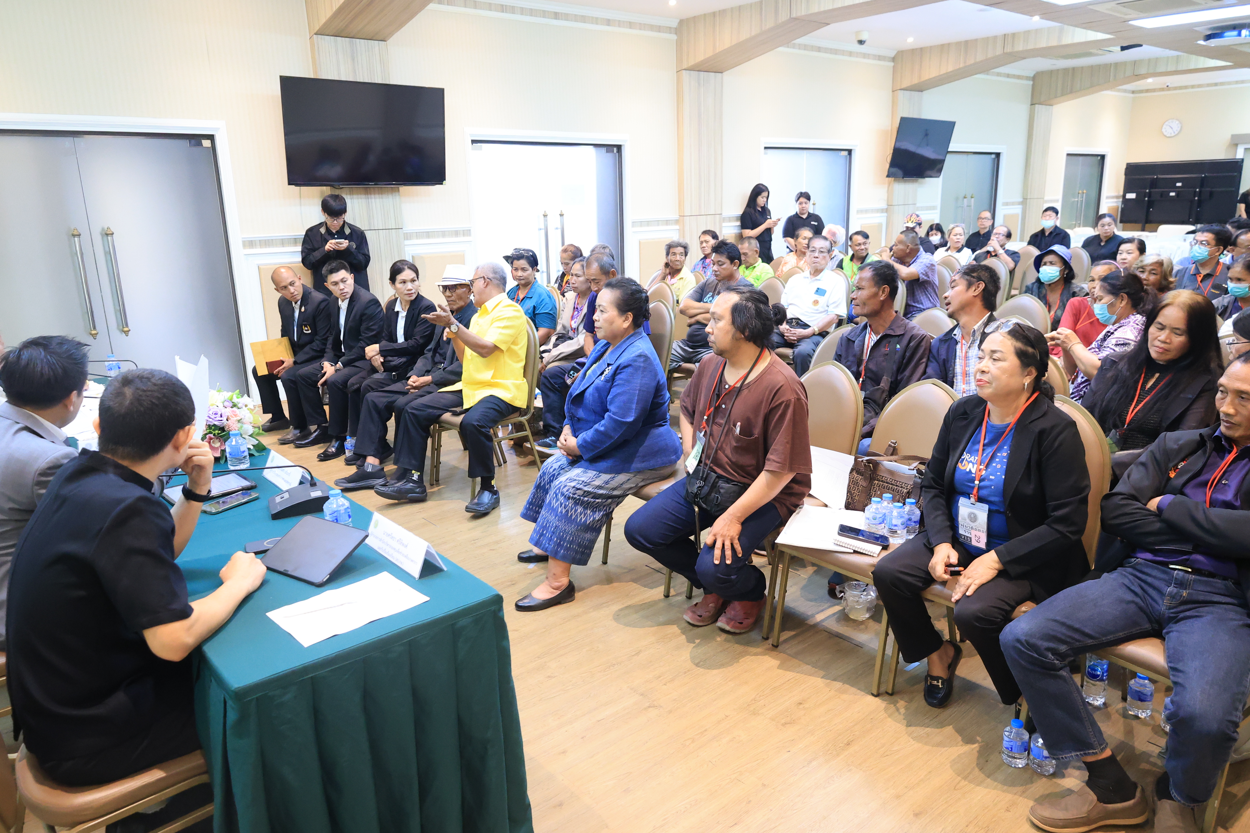 title - ส.ป.ก. เข้ารับฟังข้อเสนอสมาชิกเกษตรกรสภาประชาชน 4 ภาค ติดตามความคืบหน้าโครงการฯ ตามมติ ครม.  เกี่ยวกับด้านการจัดที่ดิน ด้านงบประมาณโครงการฯ และด้านบุคคล เพื่อแก้ไขปัญหาความเดือนร้อนให้กับสมาชิกในพื้นที่